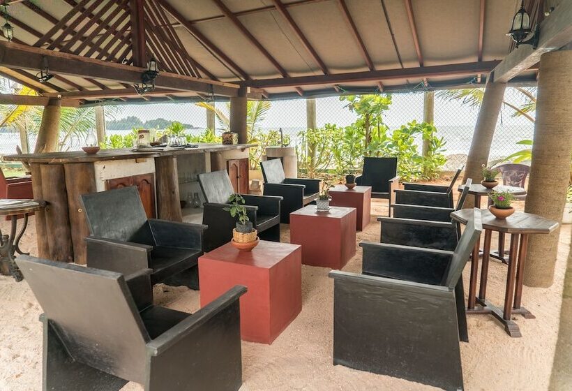 فندق Les Beach Chalets