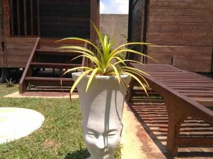 فندق Les Beach Chalets