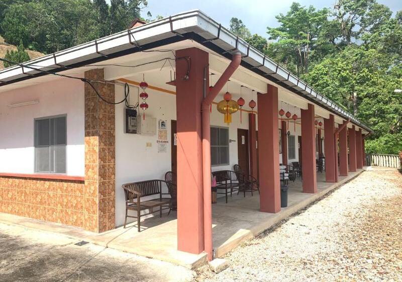 בית מלון כפרי Oyo 89928 Acf Guest House