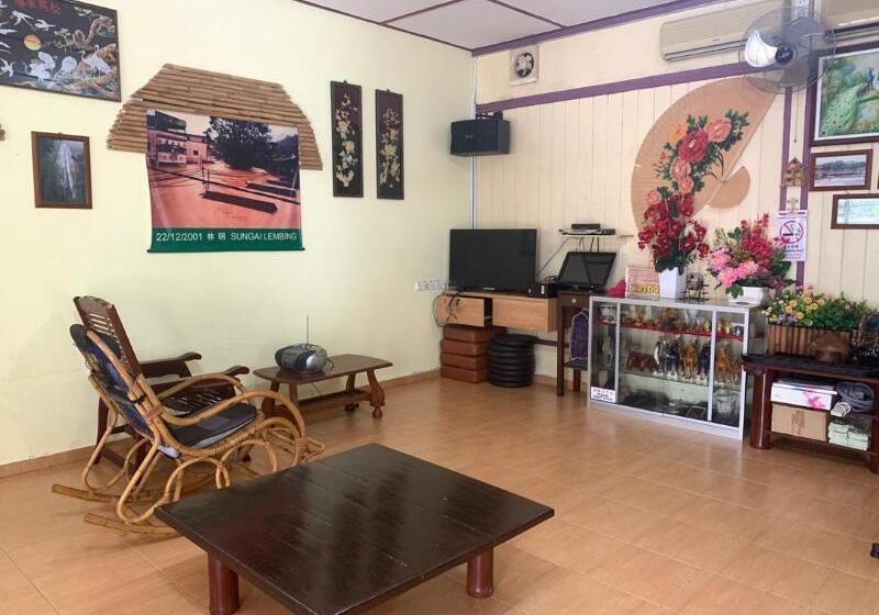 בית מלון כפרי Oyo 89928 Acf Guest House