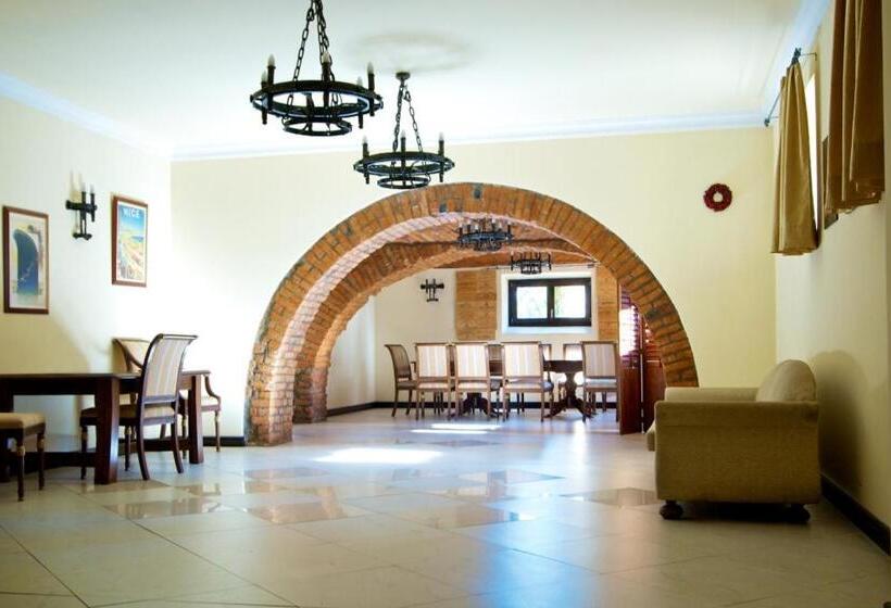 Отель Pałac W Małkowie