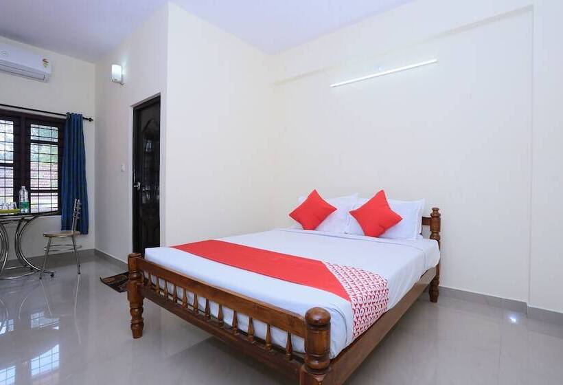 호텔 Panackal Inn By Oyo Rooms