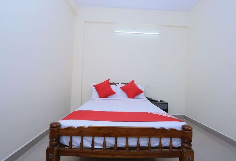 호텔 Panackal Inn By Oyo Rooms
