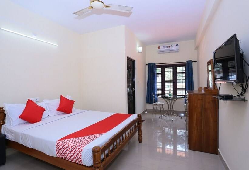 호텔 Panackal Inn By Oyo Rooms