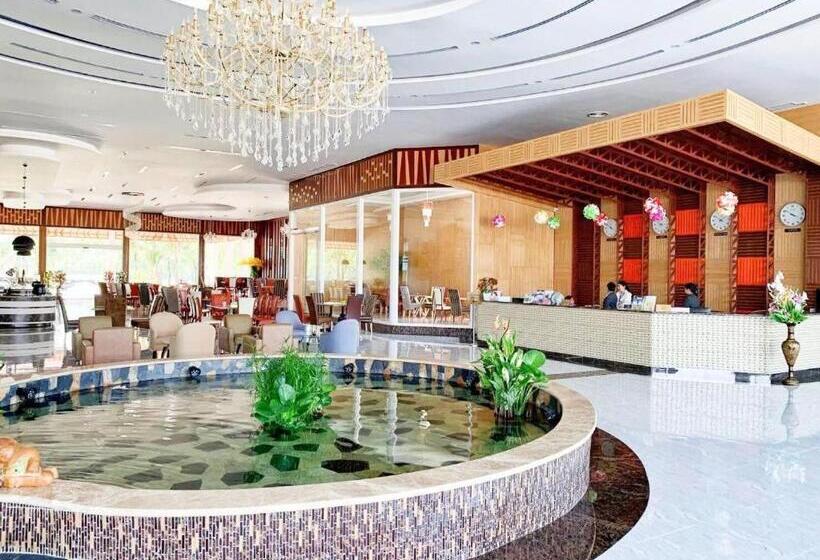 فندق Pinehurst Golf Club And