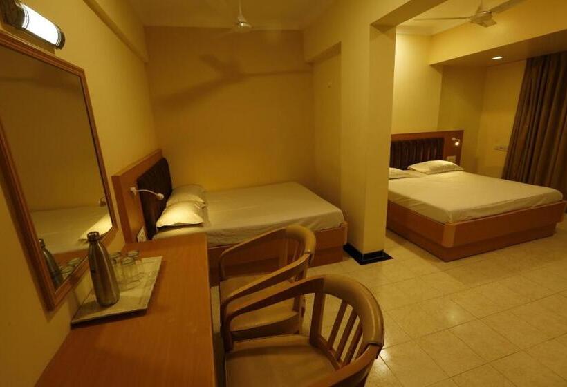 酒店 Ravikiran Alibaug