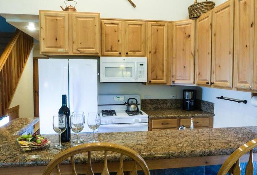 ホテル Ski Trails 4042