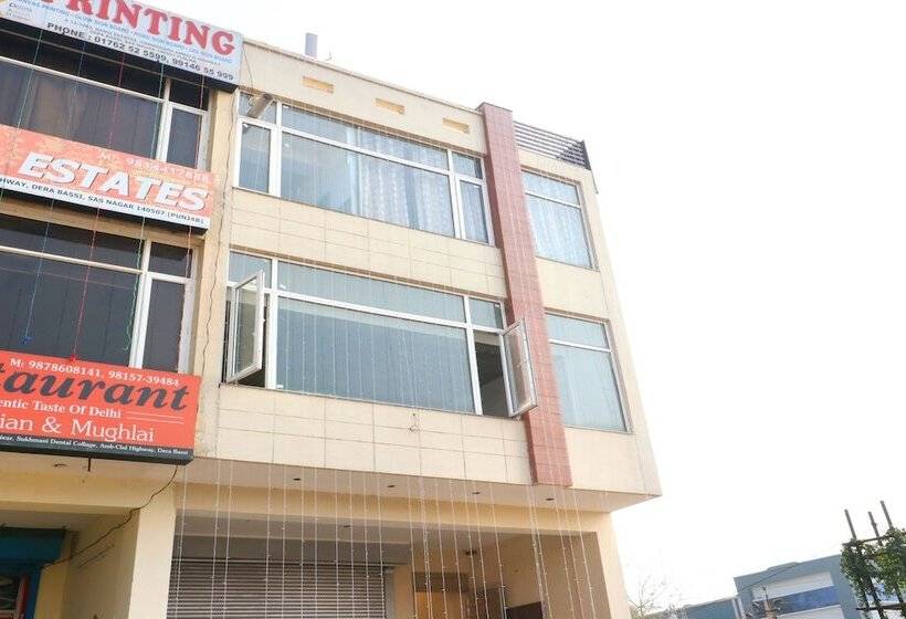 호텔 Sunroof By Oyo Rooms