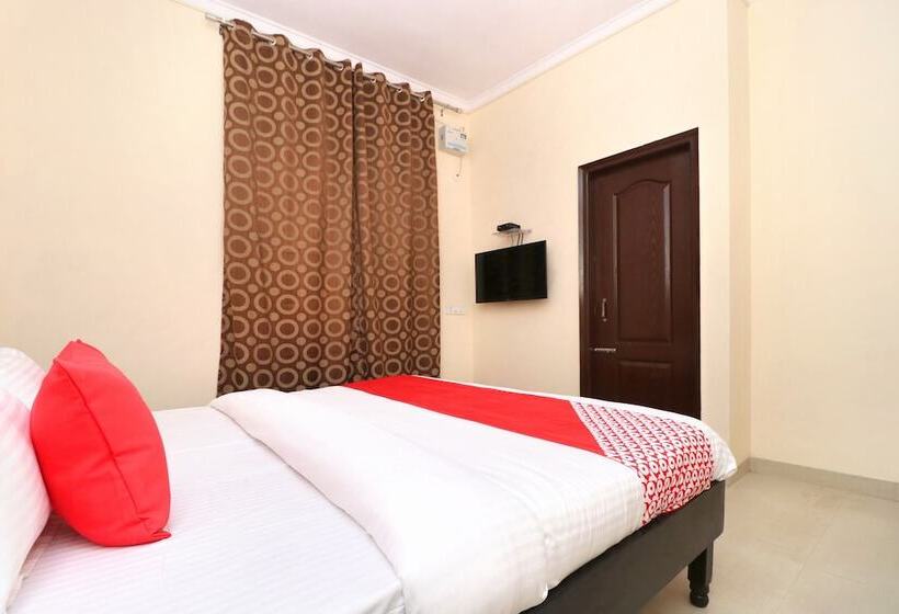 호텔 Sunroof By Oyo Rooms