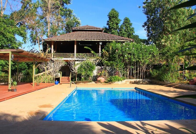 בית מלון כפרי The Hub Erawan Resort