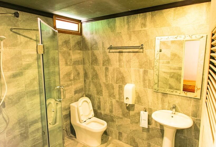 בית מלון כפרי The Hub Erawan Resort