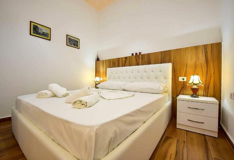 فندق The Old Town Clock