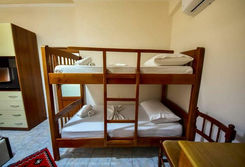 فندق The Old Town Clock