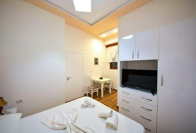 فندق The Old Town Clock