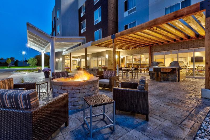 هتل Towneplace Suites By Marriott Grand Rapids Airport Southeast