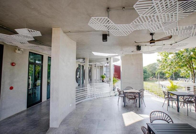 Le Lert Hotel Ratchaburi