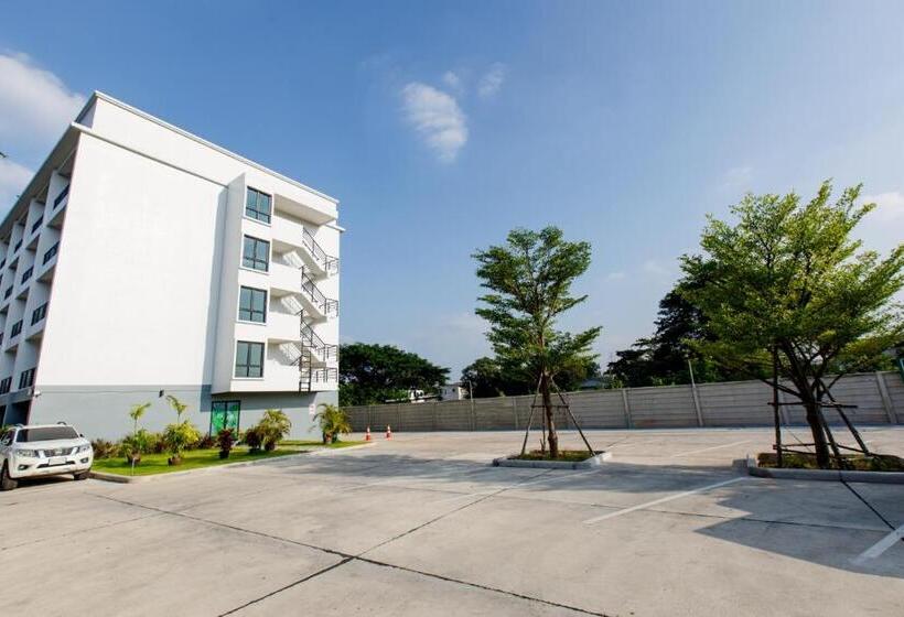 Le Lert Hotel Ratchaburi