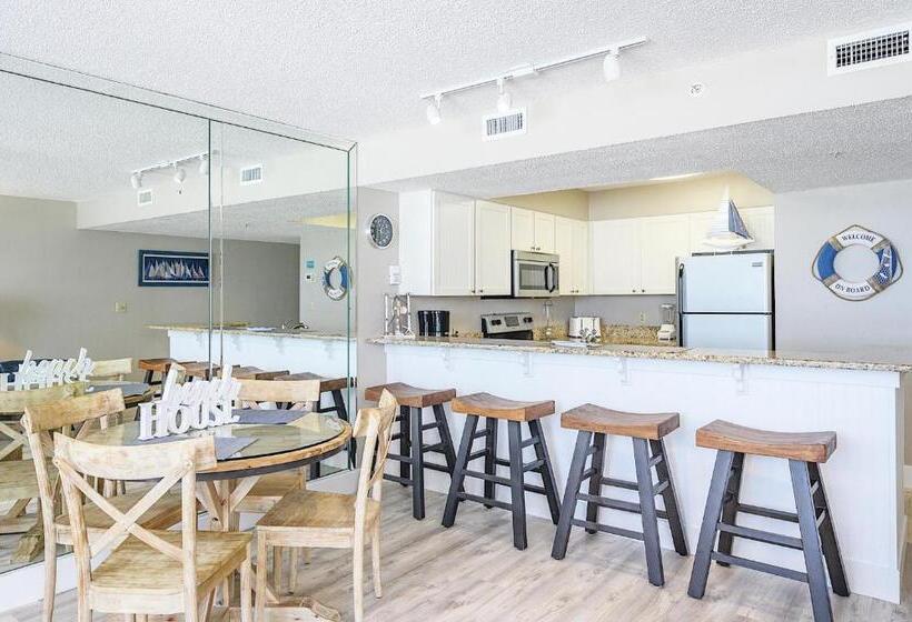 Pelican Beach Resort 308