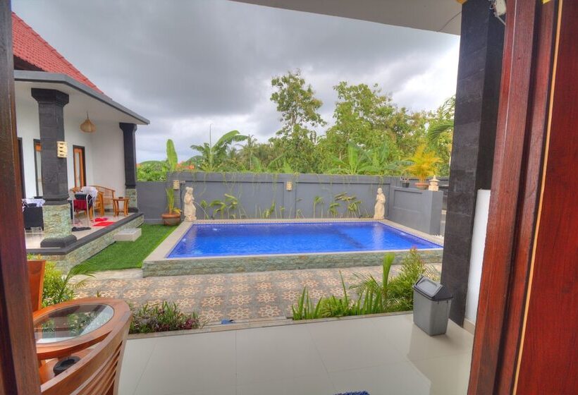 פנסיון Ary's Guest House