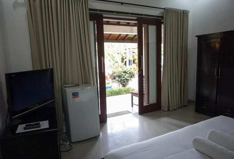 פנסיון Ary's Guest House