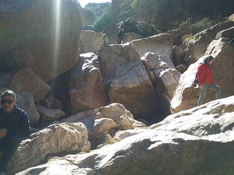 پانسیون Auberge Le Petit Jardin