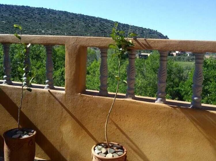 پانسیون Auberge Le Petit Jardin