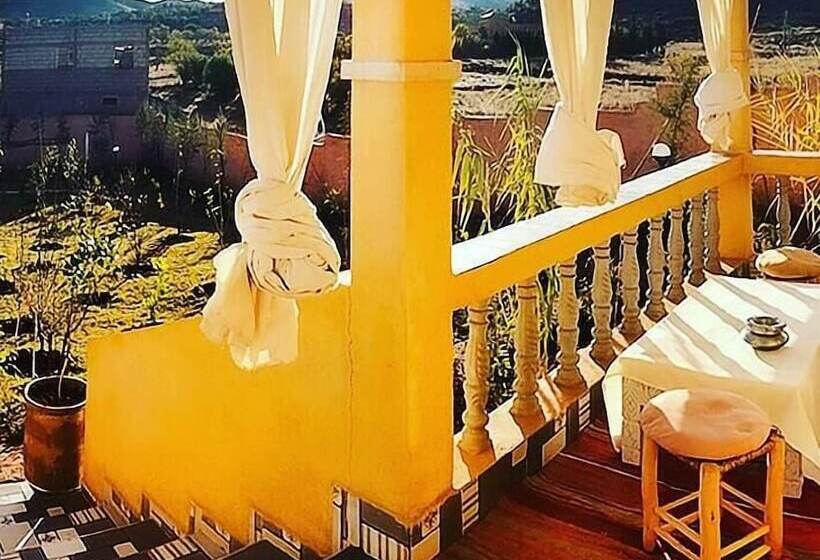 پانسیون Auberge Le Petit Jardin