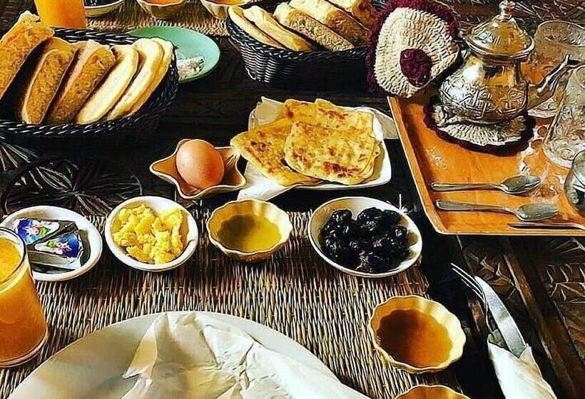 پانسیون Auberge Le Petit Jardin