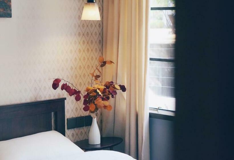 Pension Shanghai Downtown Hills Boutique Guesthouse   Near Metro Line 7, Exit 3, Changping Road