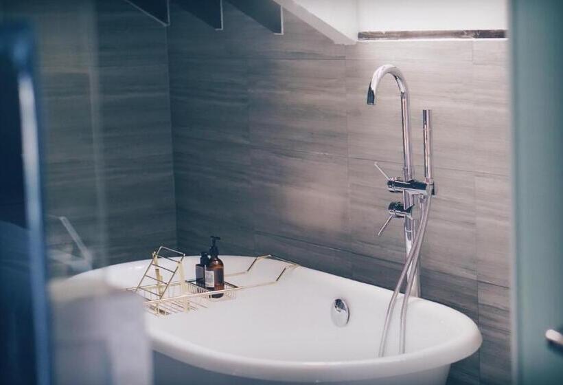 Pension Shanghai Downtown Hills Boutique Guesthouse   Near Metro Line 7, Exit 3, Changping Road