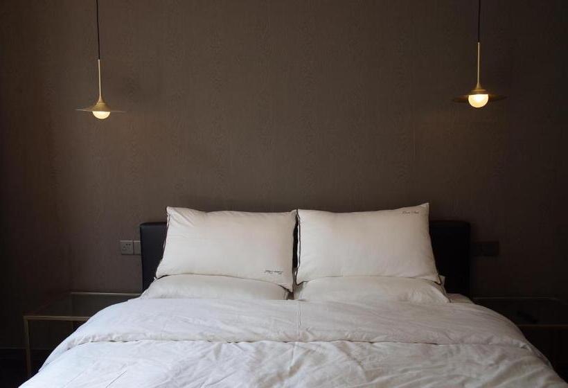 Pension Shanghai Downtown Hills Boutique Guesthouse   Near Metro Line 7, Exit 3, Changping Road
