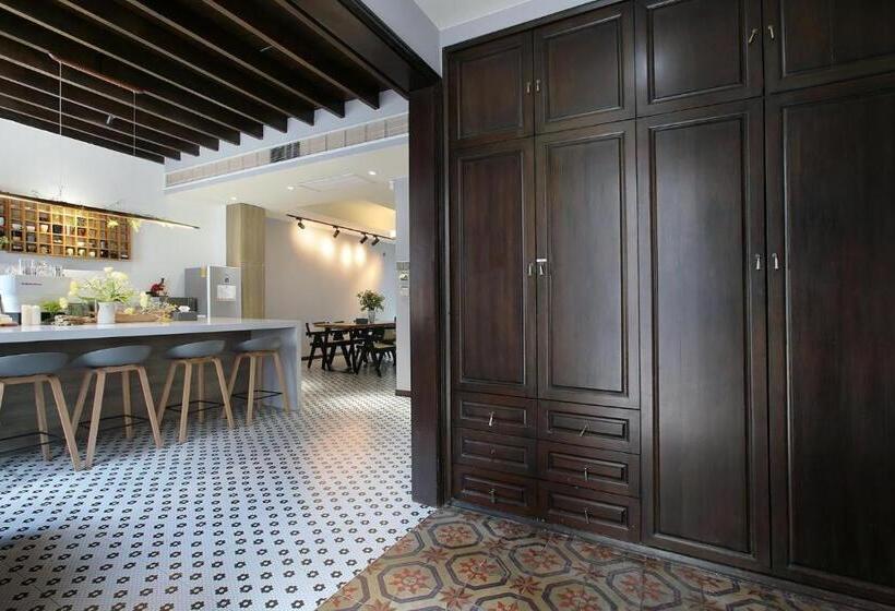 Pension Shanghai Downtown Hills Boutique Guesthouse   Near Metro Line 7, Exit 3, Changping Road