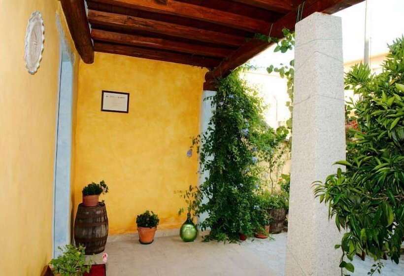 פנסיון L  Affittacamere Funtanedda