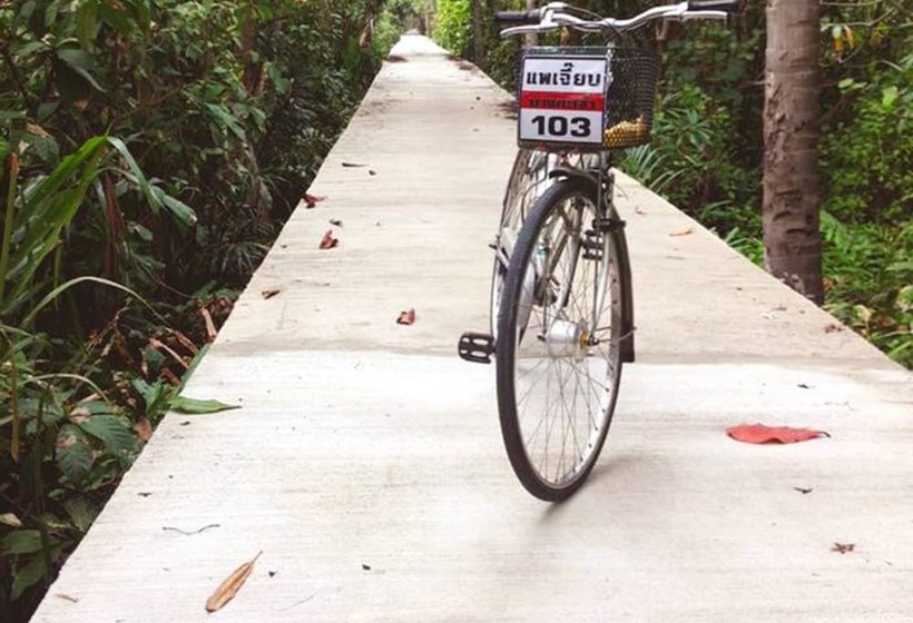 Пансион Lilliput Riverside Bangkachao