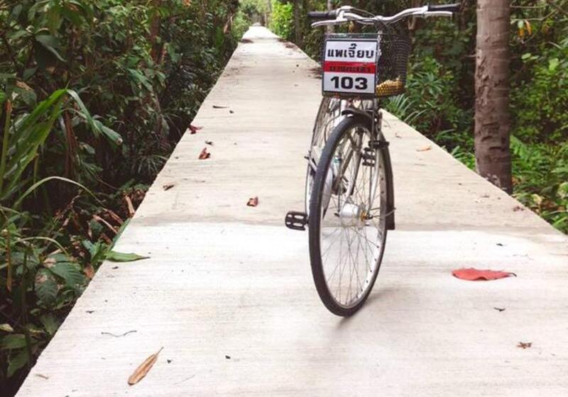 Пансион Lilliput Riverside Bangkachao