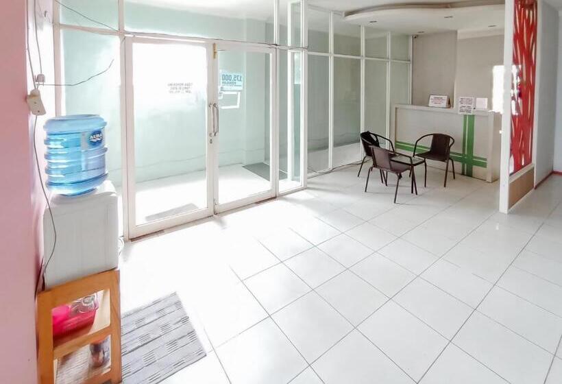 پانسیون Reddoorz Syariah Near Q Mall Banjarbaru