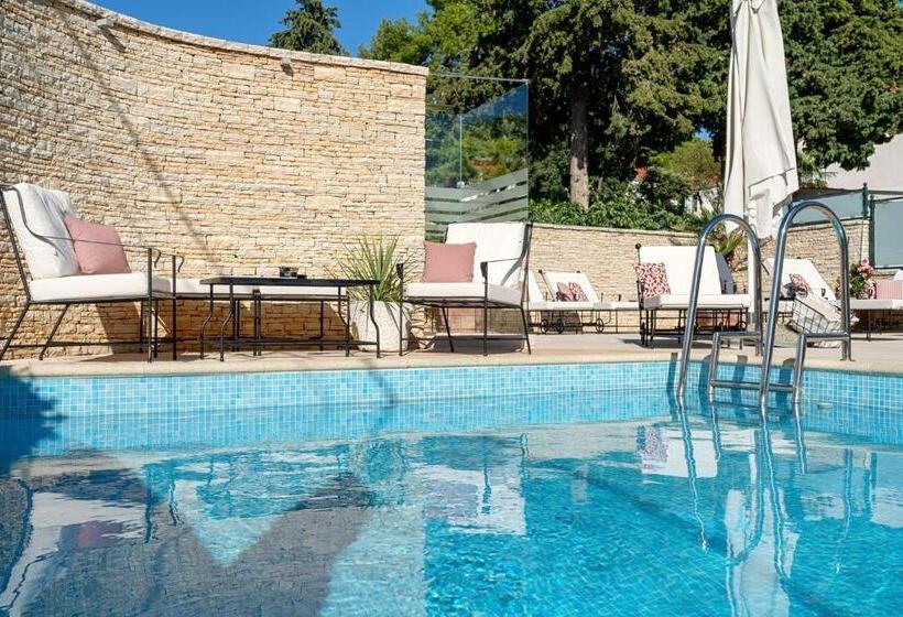 膳宿费 Rooms With A Swimming Pool Tisno, Murter   3219