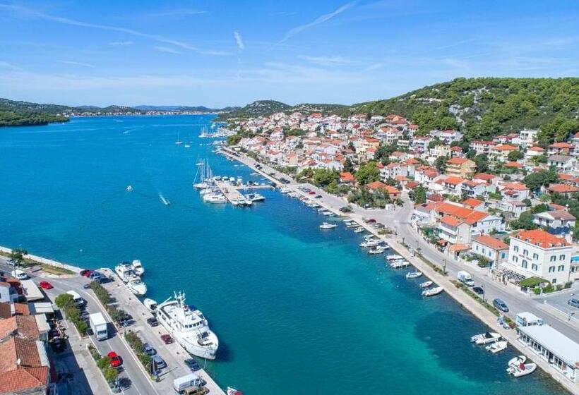 ペンション Rooms With A Swimming Pool Tisno, Murter   3219