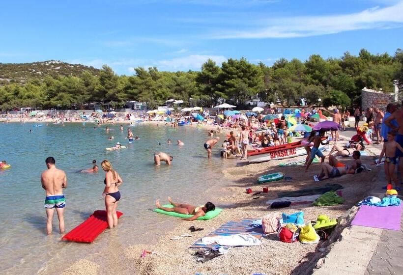 膳宿费 Rooms With A Swimming Pool Tisno, Murter   3219