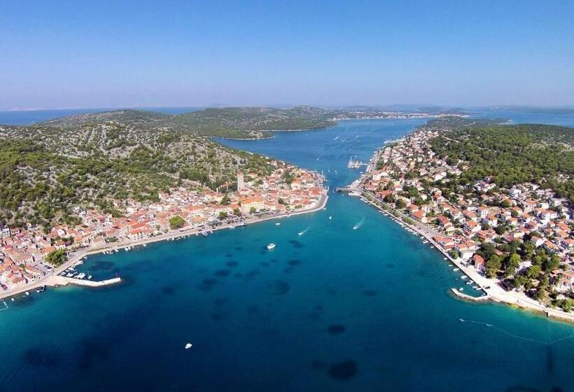 ペンション Rooms With A Swimming Pool Tisno, Murter   3219