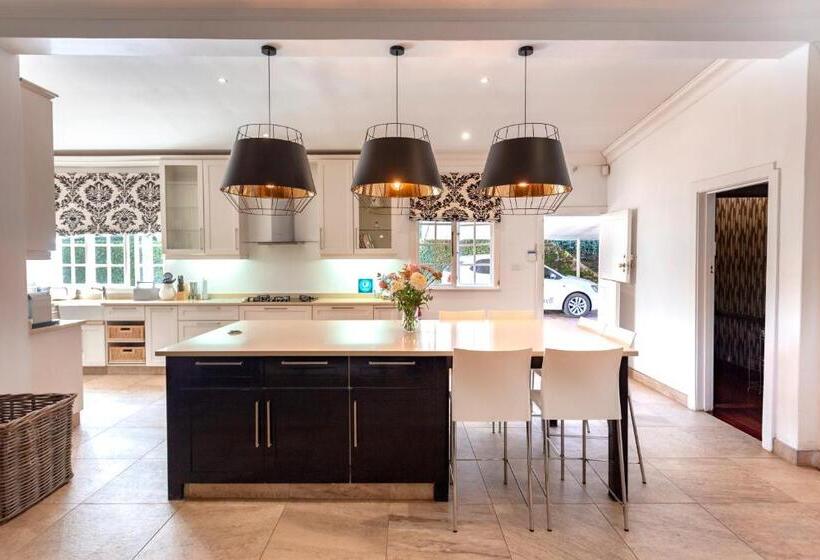 펜션 Taunton Manor