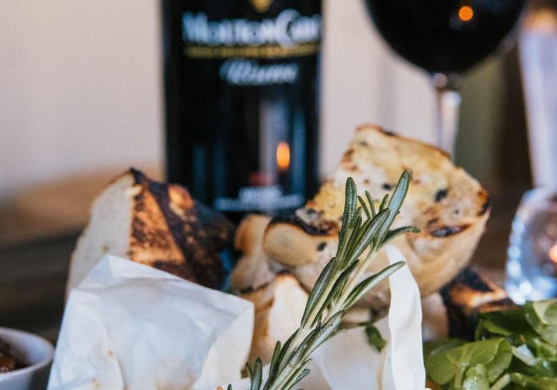 بنسيون The Black Boy