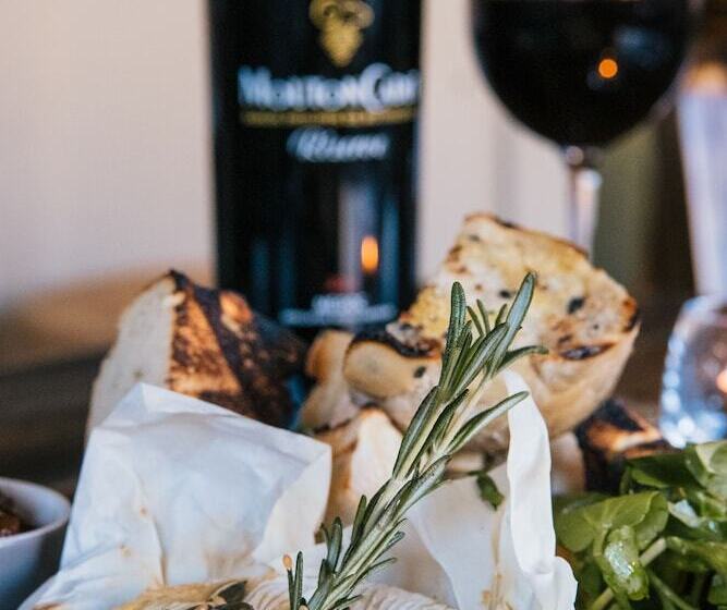 بنسيون The Black Boy