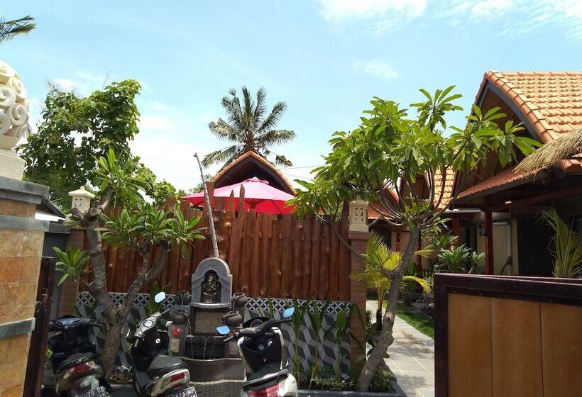 膳宿费 The Cemok's Cottage
