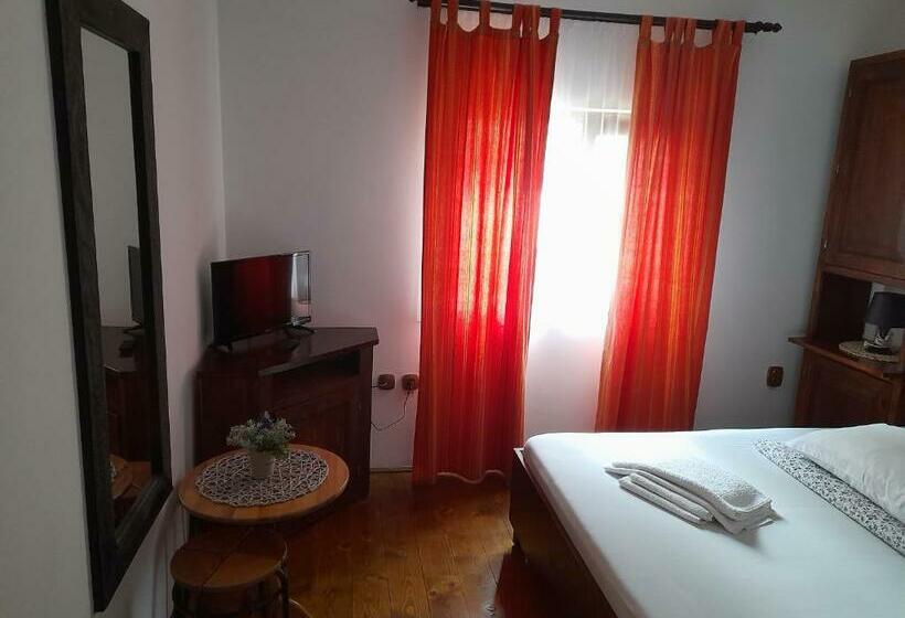 Pensiunea Trei Ponei