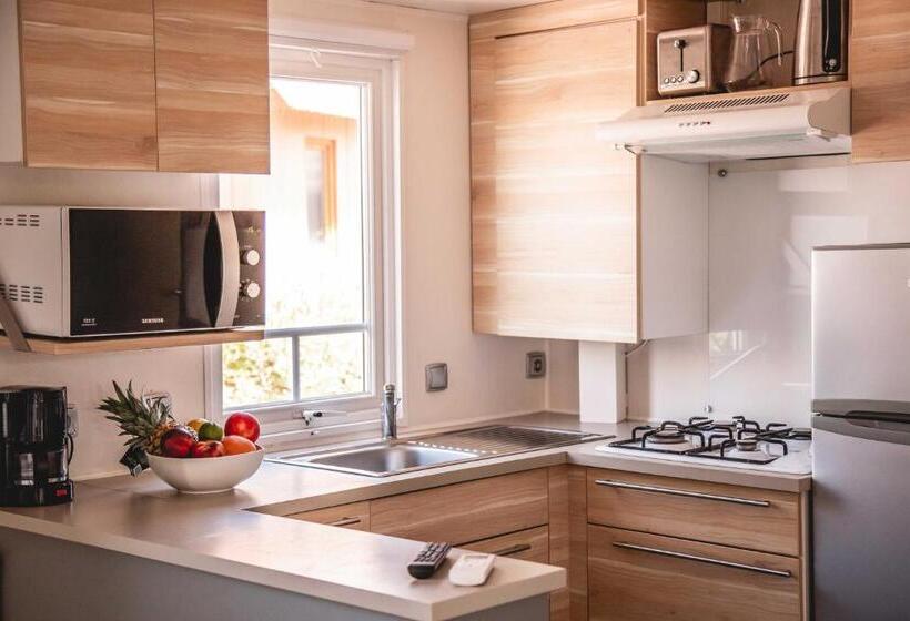 אתר נופש Kon Tiki