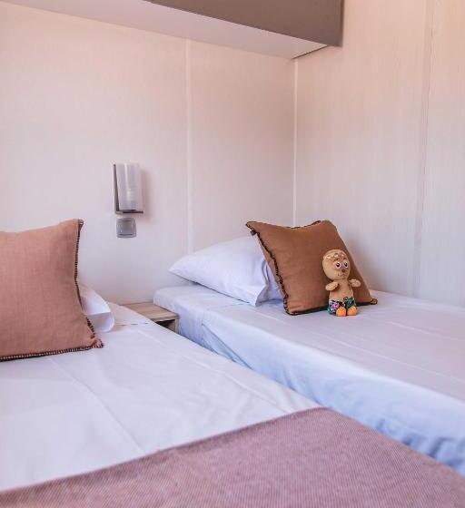 אתר נופש Kon Tiki