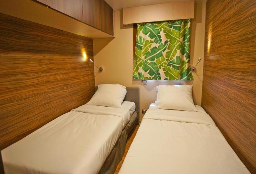 אתר נופש Kon Tiki