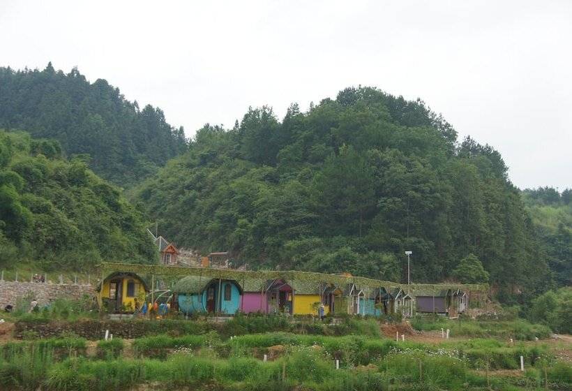 Курорт Southeastern Flying Tiger Manor