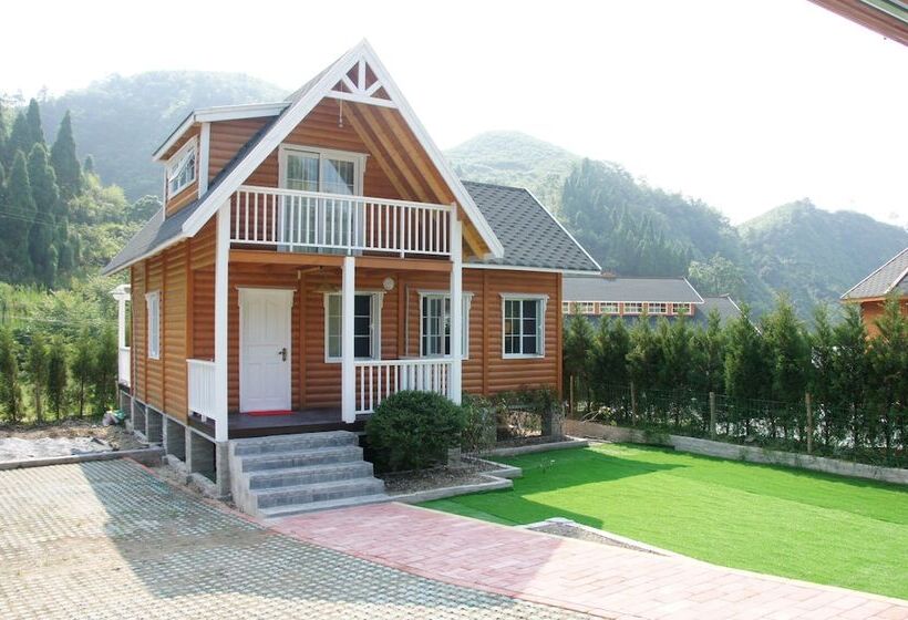 Курорт Southeastern Flying Tiger Manor